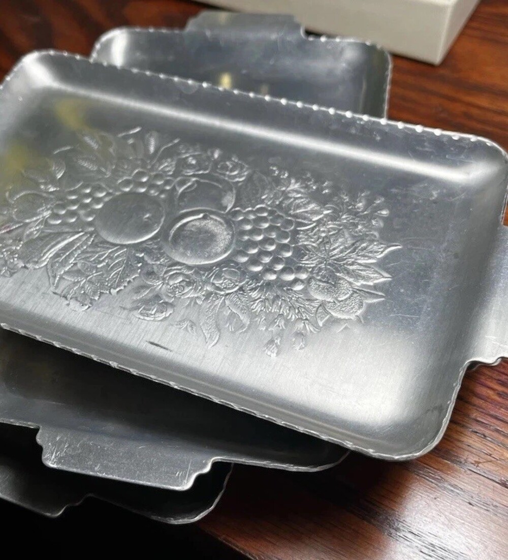 VTG Hammered Aluminum Fruit Design Mini Snack Horderves Plates Set of 4 Trays